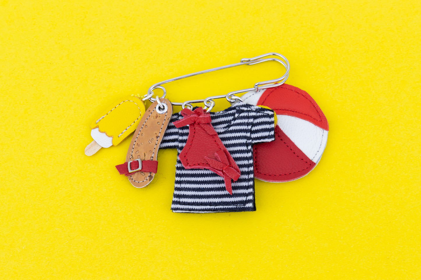 Brooch Marlon Beachball