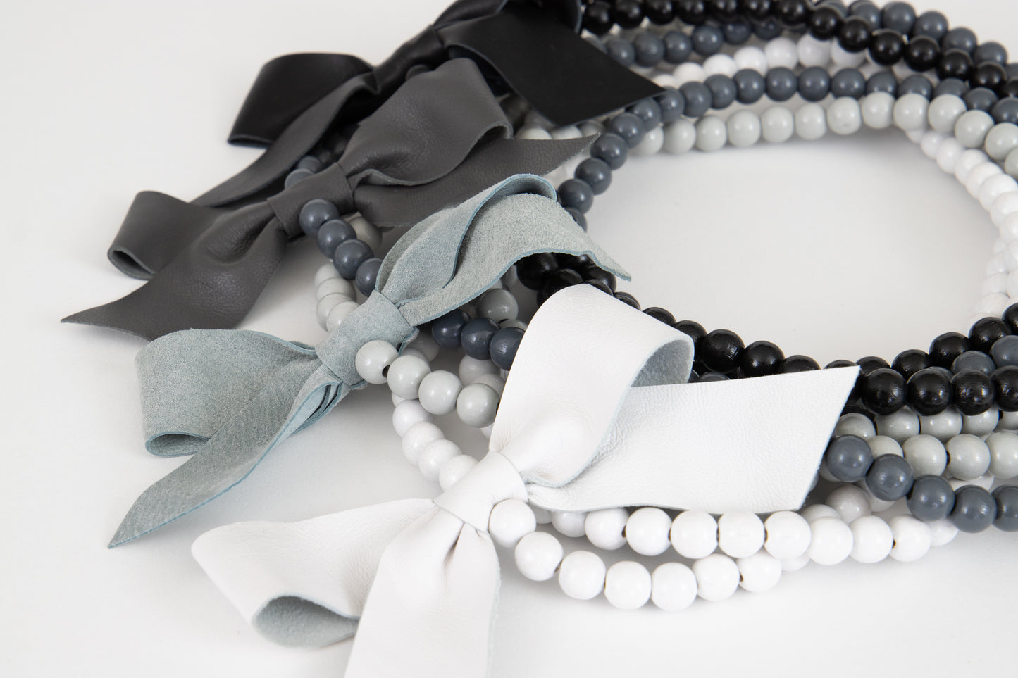 Bowlaces achromatic
